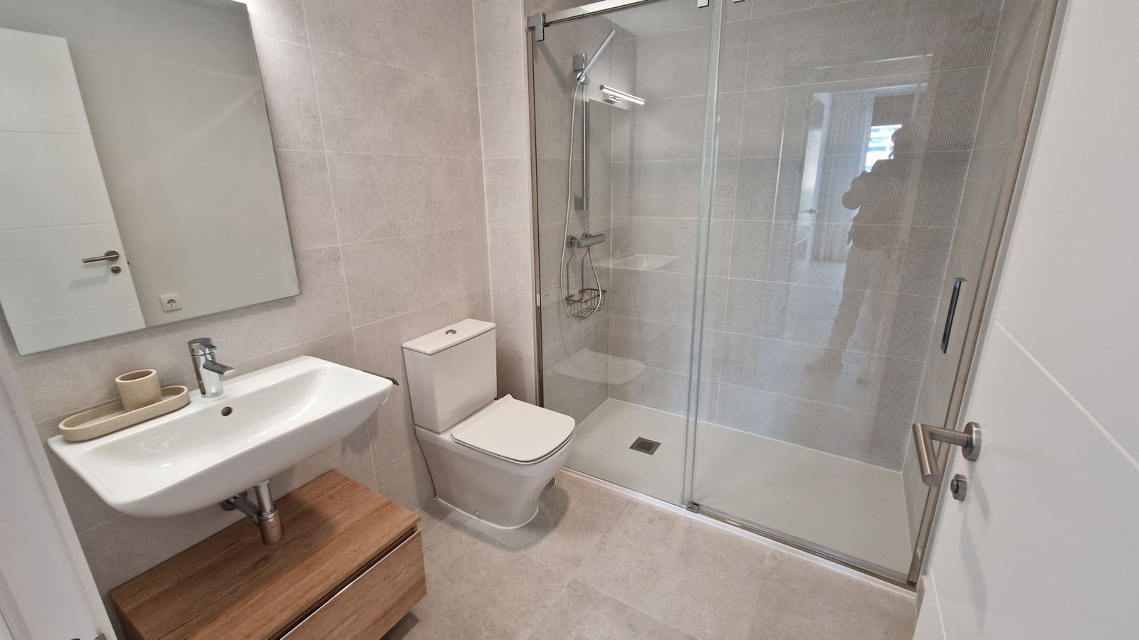 2 bedroom Apartment for sale in Estepona with pool garage - € 580,000 (Ref: 8712293)