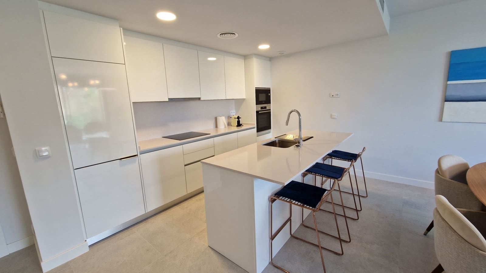 2 bedroom Apartment for sale in Estepona with pool garage - € 580,000 (Ref: 8712293)