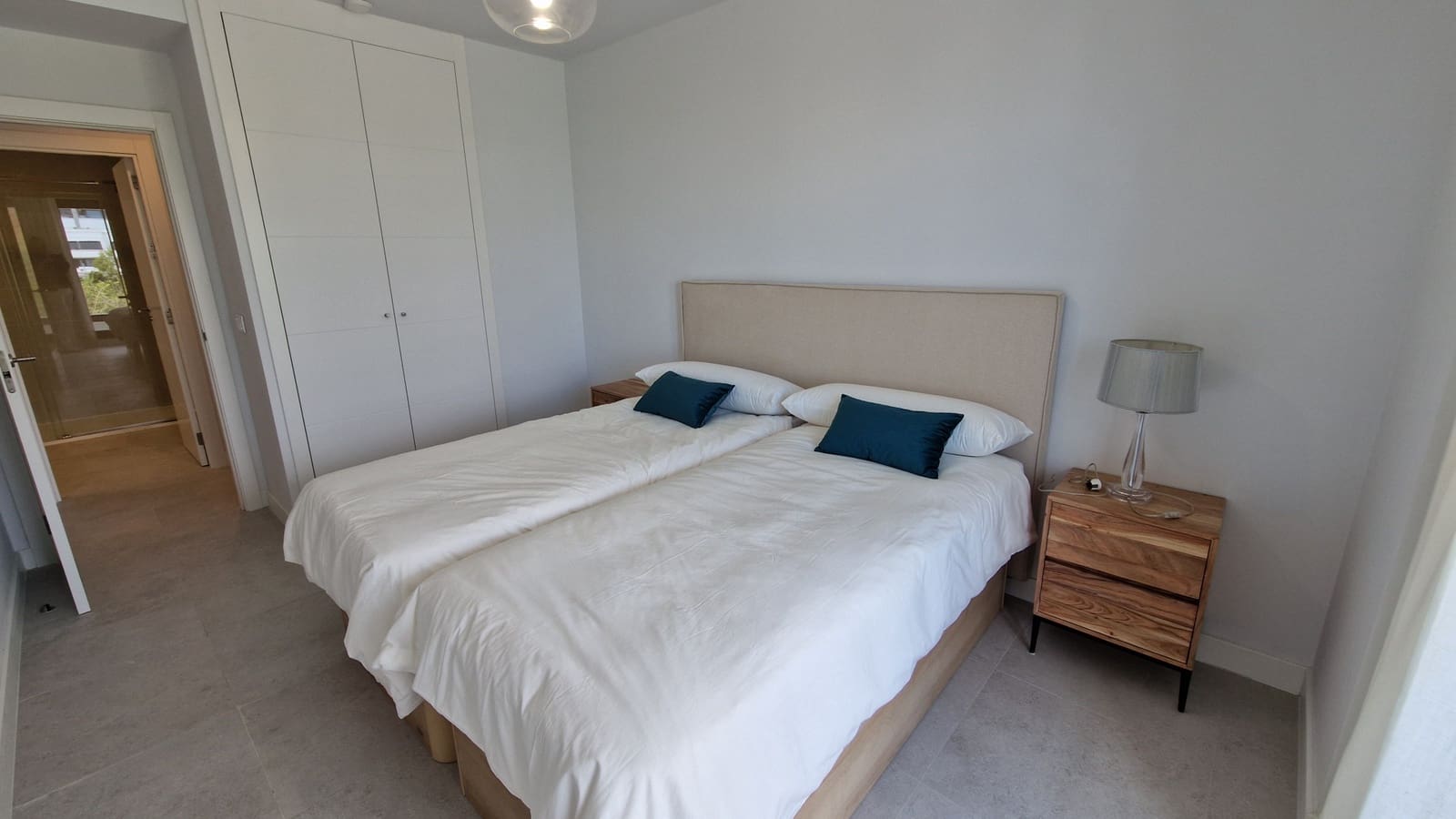 2 bedroom Apartment for sale in Estepona with pool garage - € 580,000 (Ref: 8712293)