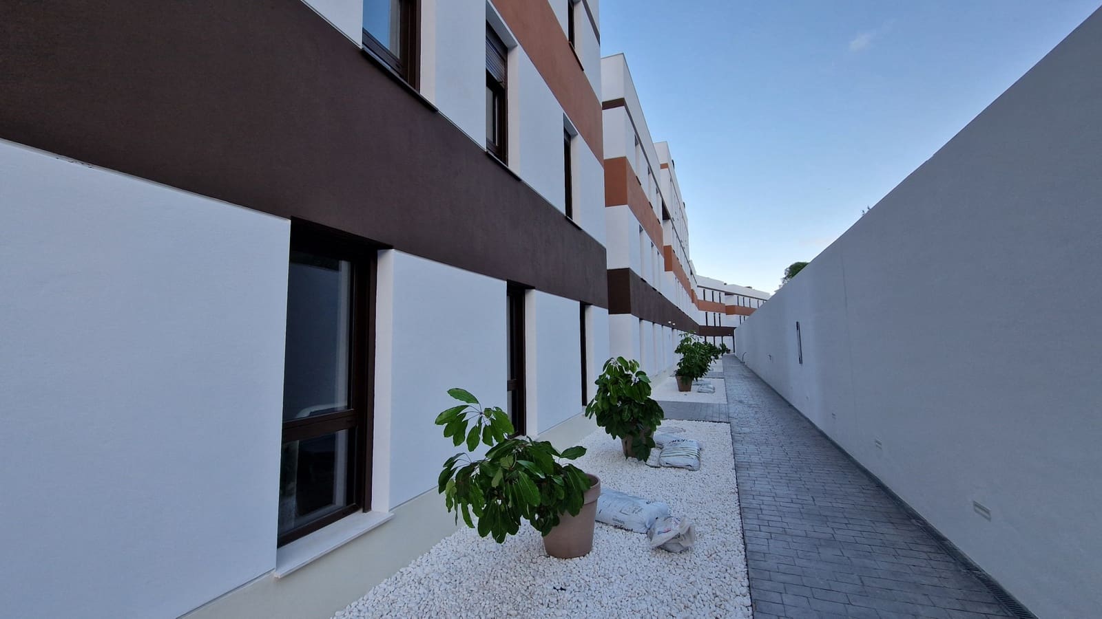 2 bedroom Apartment for sale in Estepona with pool garage - € 580,000 (Ref: 8712293)