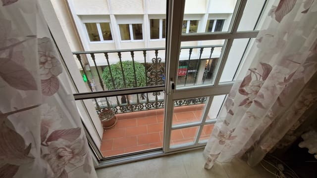2 soveværelse Lejlighed til salg i Estepona - € 373.000 (Ref: 8751740)