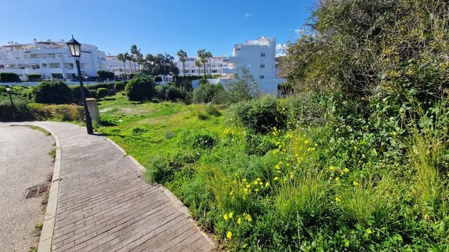 Tontti myytävänä paikassa Estepona - 380 000 € (Ref: 8774134)