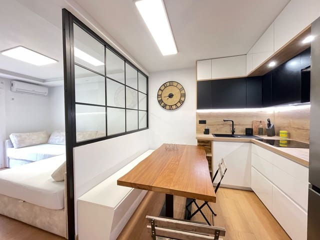 Studio for sale in Estepona with pool garage - € 230,000 (Ref: 8803279)