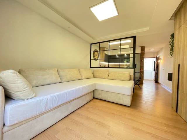 Studio for sale in Estepona with pool garage - € 230,000 (Ref: 8803279)