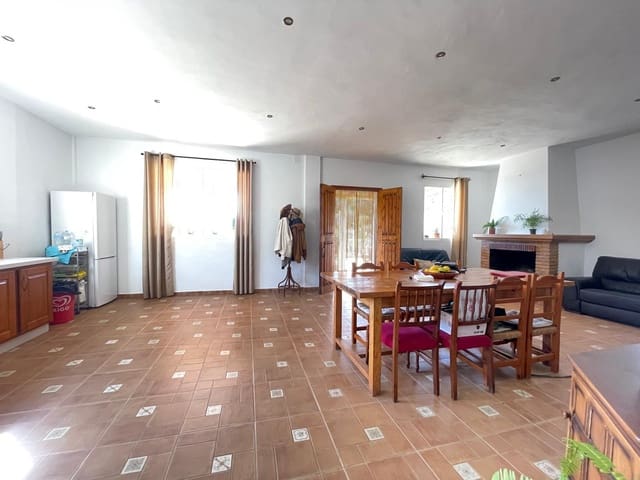 3 chambre Finca/Maison de Campagne à vendre à Estepona - 585 000 € (Ref: 8821045)