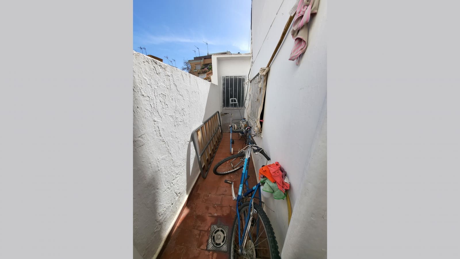 Casa de 3 habitaciones en Estepona en venta - 299.900 € (Ref: 8931762)