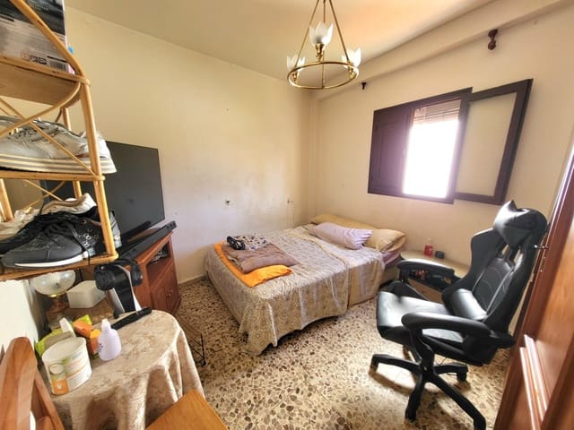 Casa de 3 habitaciones en Estepona en venta - 299.900 € (Ref: 8931762)