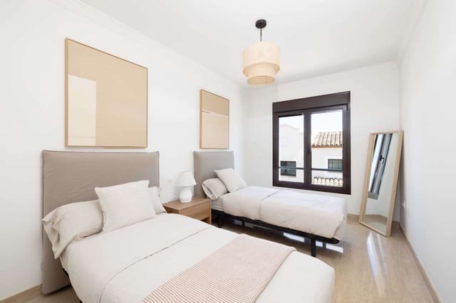 3 Zimmer Haus zu verkaufen in Estepona mit Garage - 470.250 € (Ref: 9002100)
