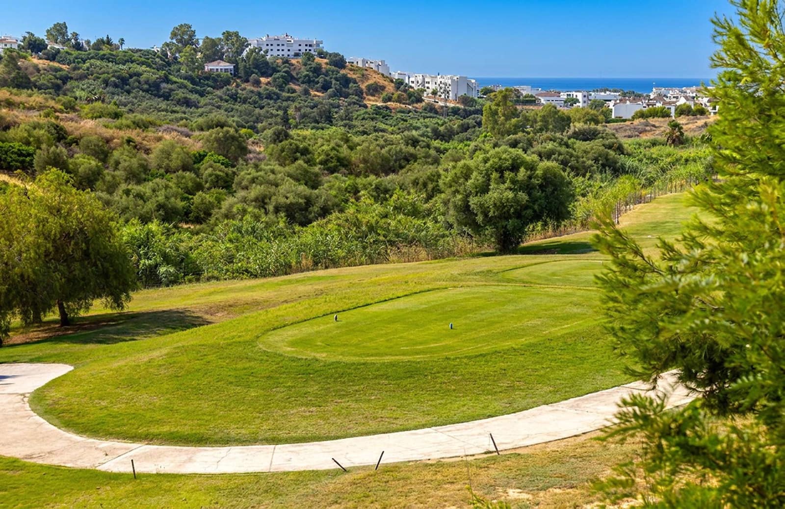 3 bedroom Townhouse for sale in Estepona with garage - € 470,250 (Ref: 9002100)