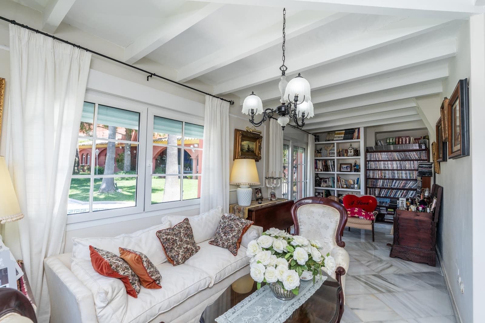 6 soveværelse Villa til salg i Estepona med swimmingpool garage - € 3.800.000 (Ref: 9009832)