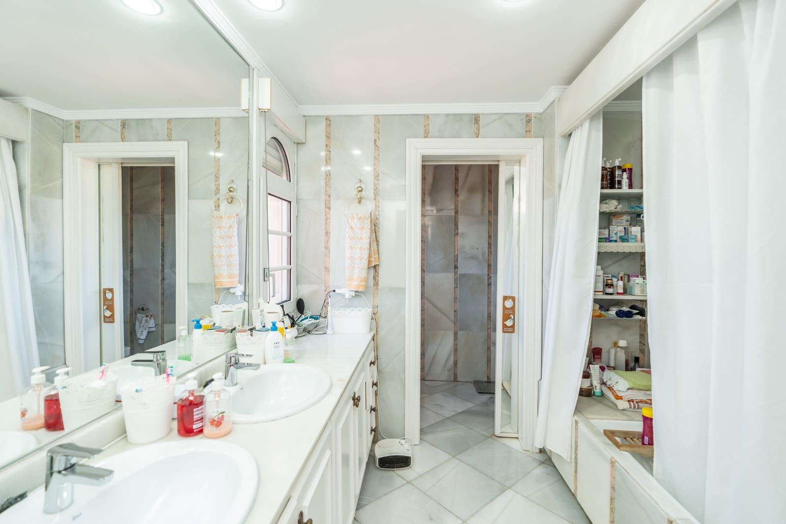 6 soveværelse Villa til salg i Estepona med swimmingpool garage - € 3.800.000 (Ref: 9009832)