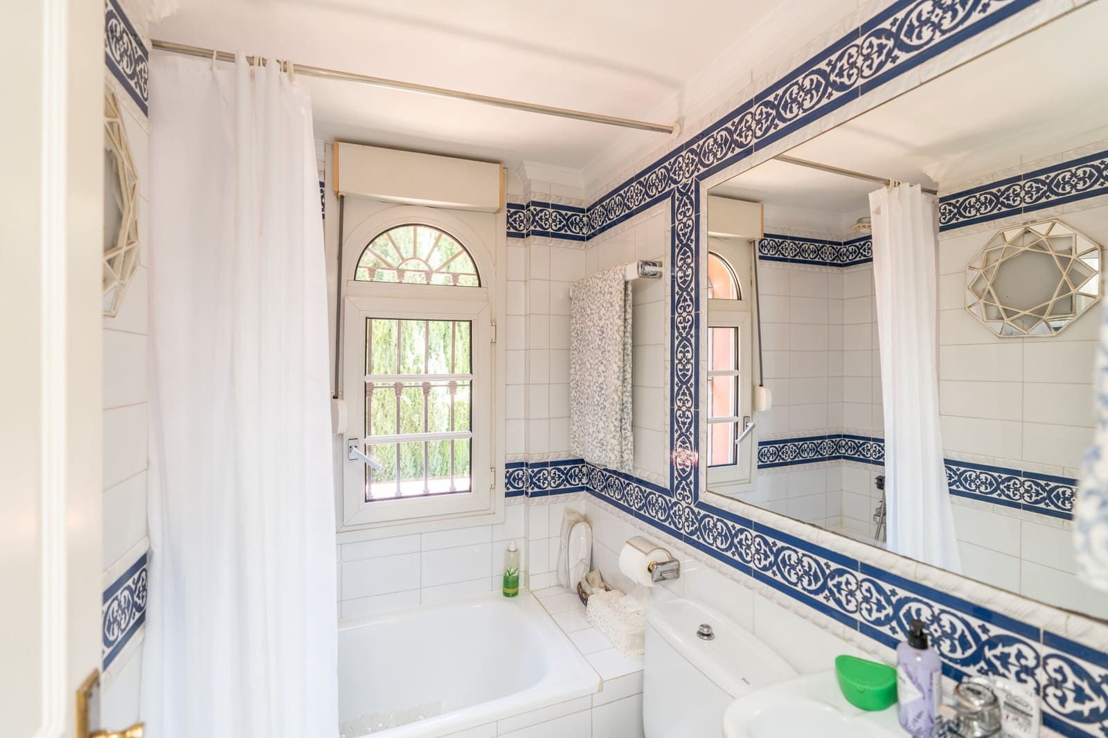 6 soveværelse Villa til salg i Estepona med swimmingpool garage - € 3.800.000 (Ref: 9009832)