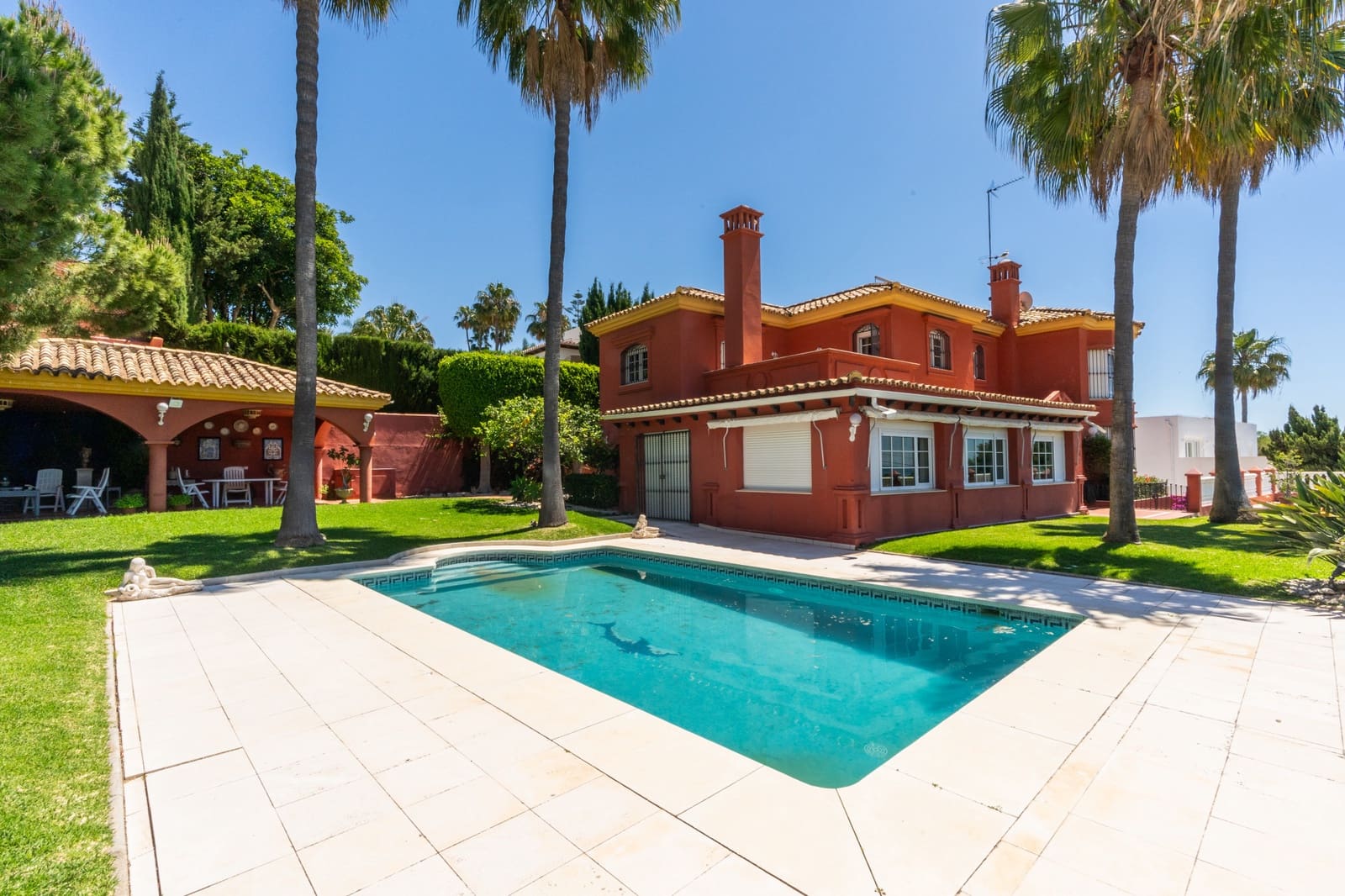 6 soveværelse Villa til salg i Estepona med swimmingpool garage - € 3.800.000 (Ref: 9009832)