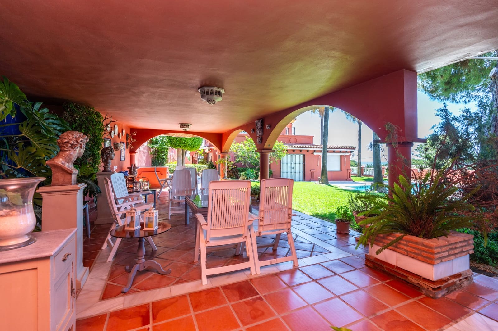 6 soveværelse Villa til salg i Estepona med swimmingpool garage - € 3.800.000 (Ref: 9009832)