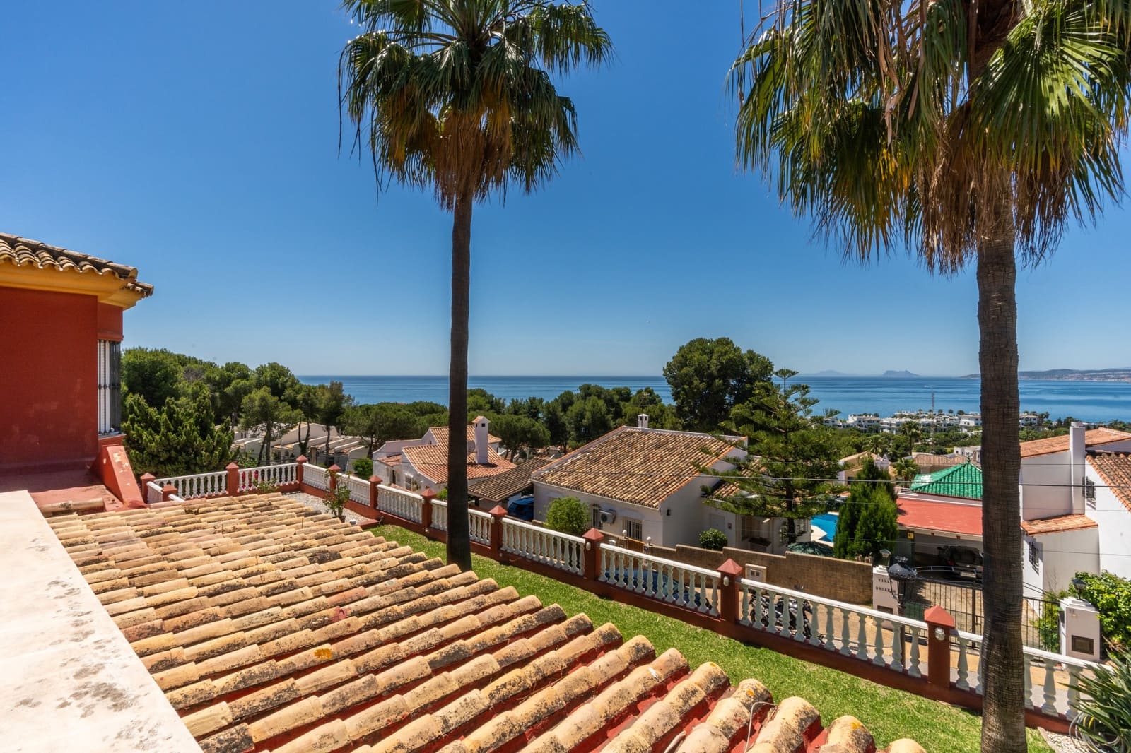 6 soveværelse Villa til salg i Estepona med swimmingpool garage - € 3.800.000 (Ref: 9009832)