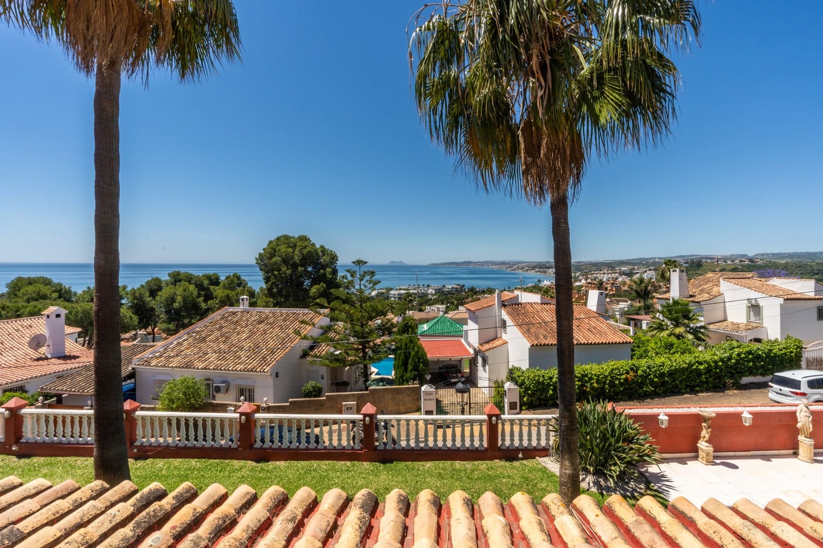6 soveværelse Villa til salg i Estepona med swimmingpool garage - € 3.800.000 (Ref: 9009832)