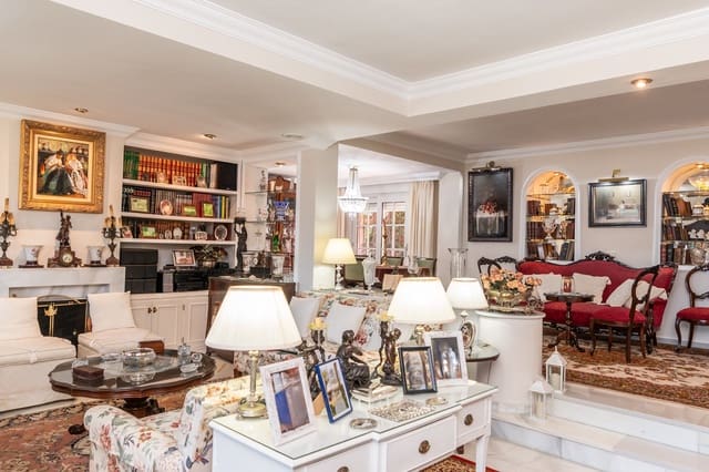 6 slaapkamer Villa te koop in Seghers, Estepona met zwembad garage - € 3.800.000 (Ref: 9009832)