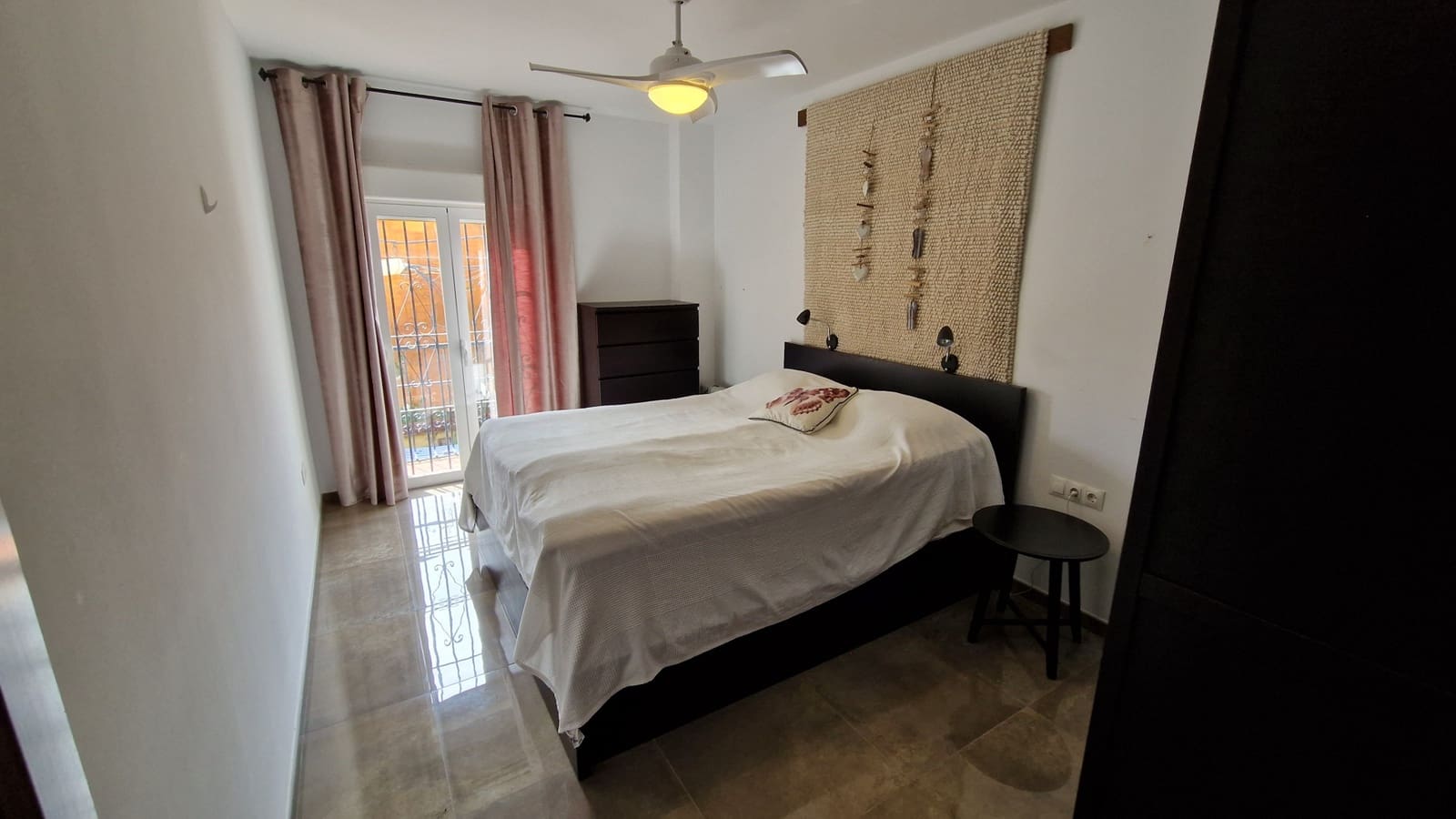 Casa de 3 habitaciones en Estepona en venta con garaje - 595.000 € (Ref: 9041617)