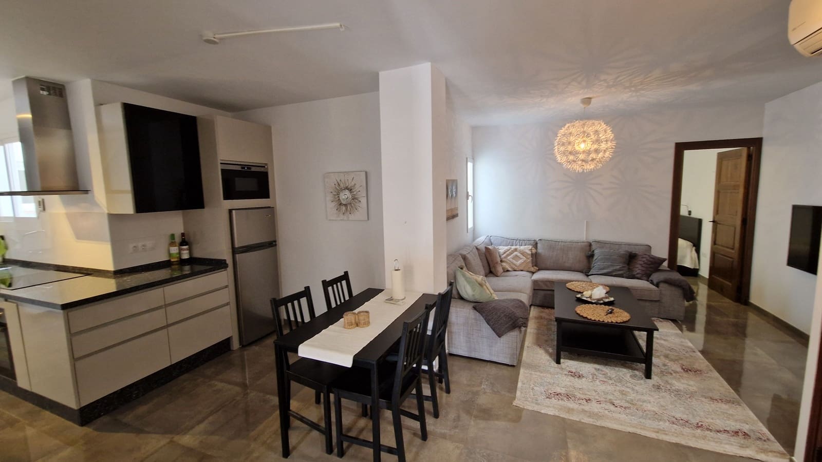 Casa de 3 habitaciones en Estepona en venta con garaje - 595.000 € (Ref: 9041617)