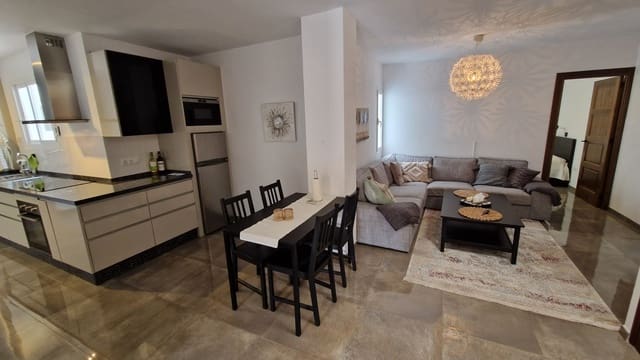 Casa de 3 habitaciones en Estepona en venta con garaje - 595.000 € (Ref: 9041617)