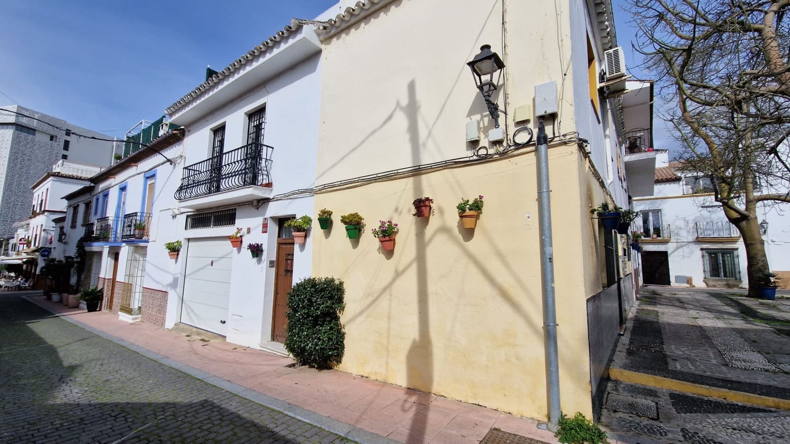 Casa de 3 habitaciones en Estepona en venta con garaje - 595.000 € (Ref: 9041617)