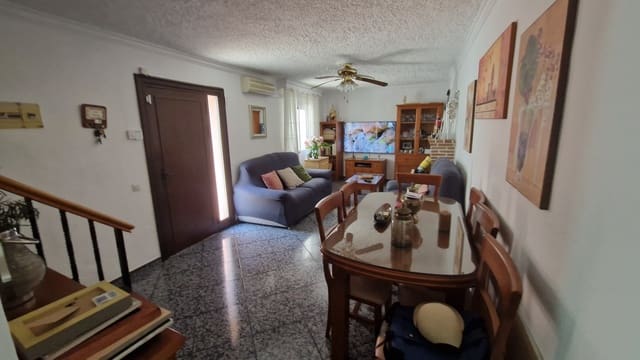 4 sovrum Hus till salu i Estepona - 700 000 € (Ref: 9044792)
