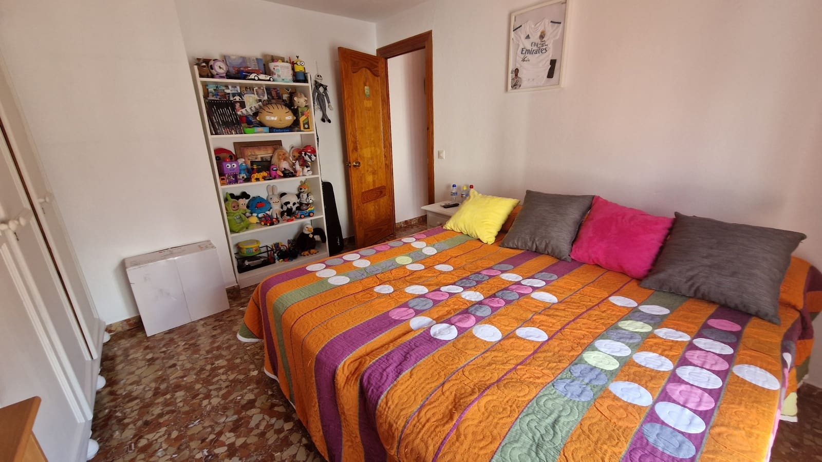 4 makuuhuone Omakotitalo myytävänä paikassa Estepona - 700 000 € (Ref: 9044792)