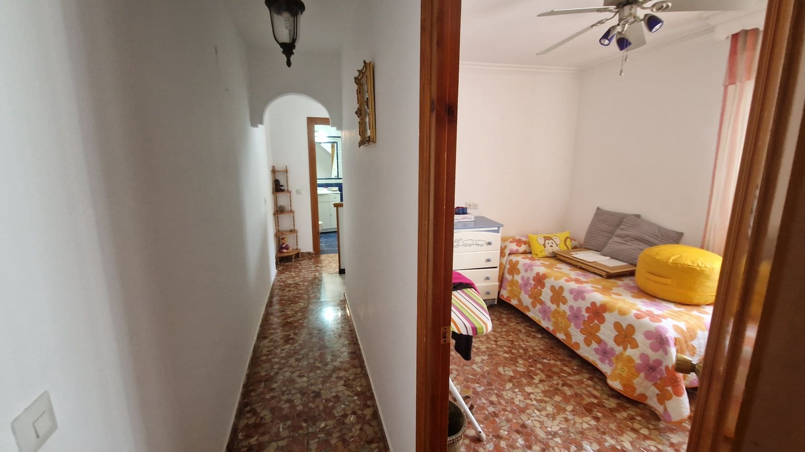 4 makuuhuone Omakotitalo myytävänä paikassa Estepona - 700 000 € (Ref: 9044792)