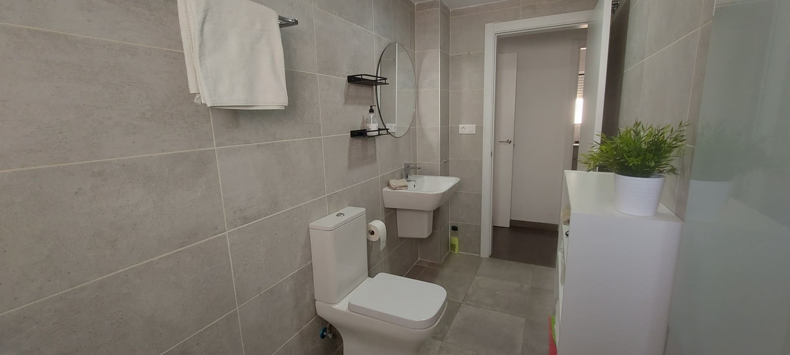 2 makuuhuone Huoneisto myytävänä paikassa Estepona mukana uima-altaan 
autotalli - 399 000 € (Ref: 9057105)