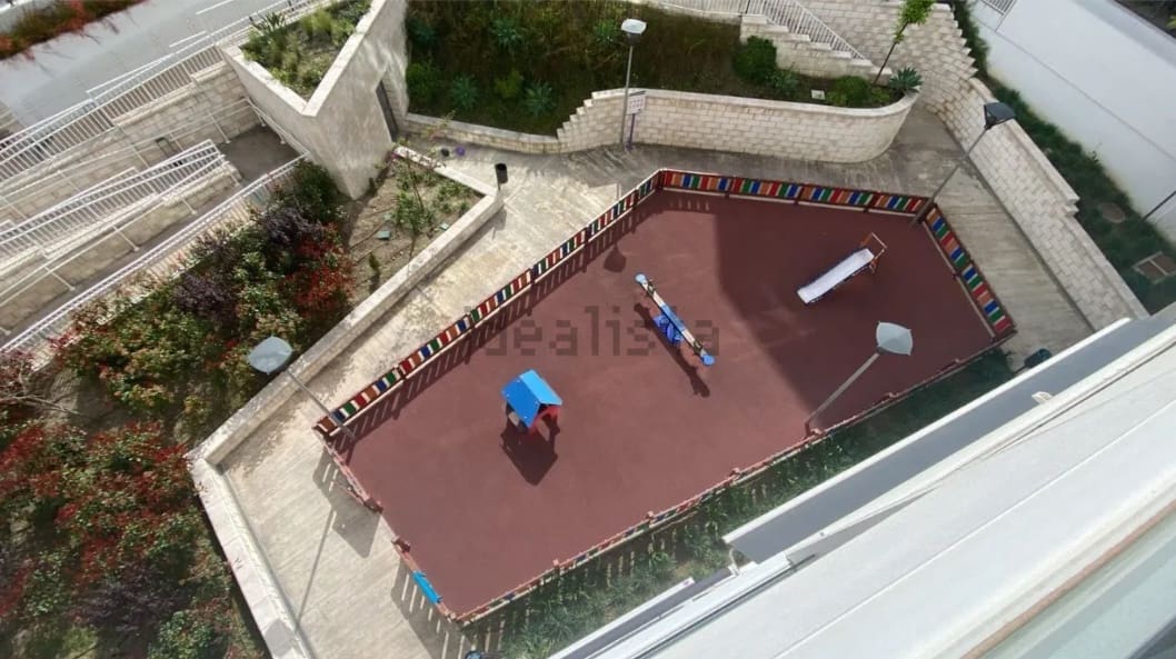 2 makuuhuone Huoneisto myytävänä paikassa Estepona mukana uima-altaan 
autotalli - 399 000 € (Ref: 9057105)