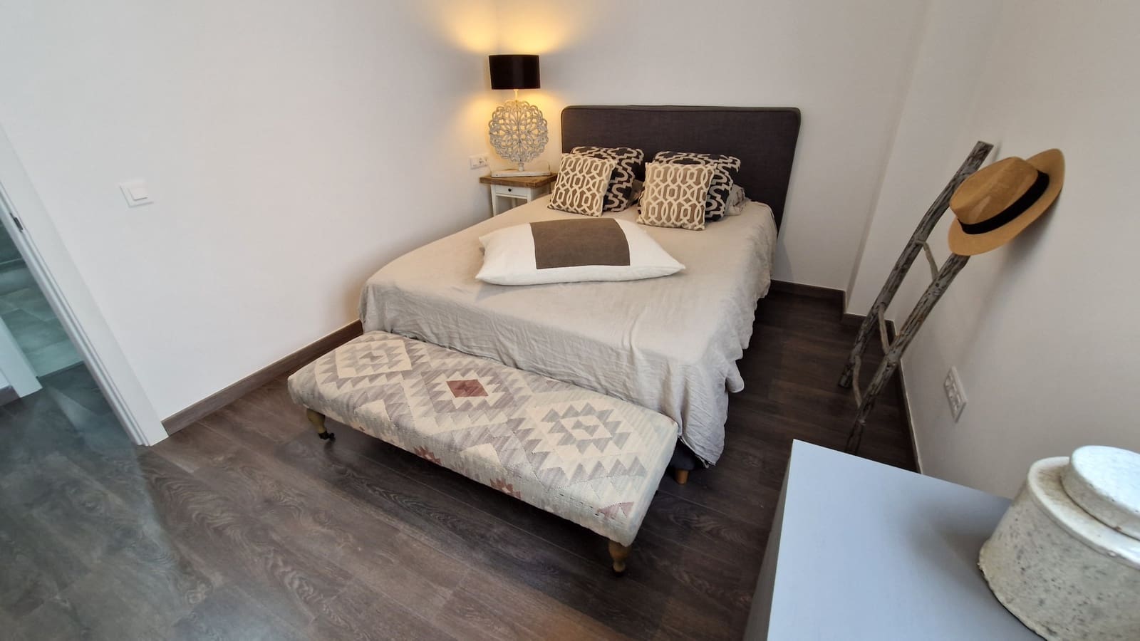 2 makuuhuone Huoneisto myytävänä paikassa Estepona mukana uima-altaan 
autotalli - 399 000 € (Ref: 9057105)