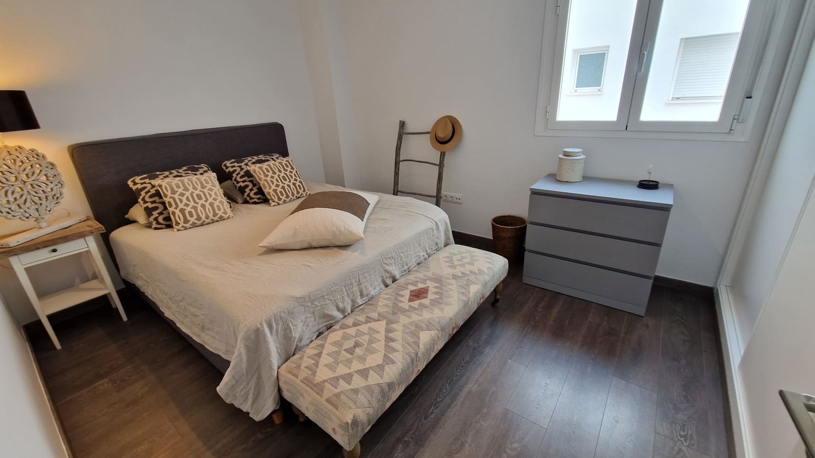 2 makuuhuone Huoneisto myytävänä paikassa Estepona mukana uima-altaan 
autotalli - 399 000 € (Ref: 9057105)