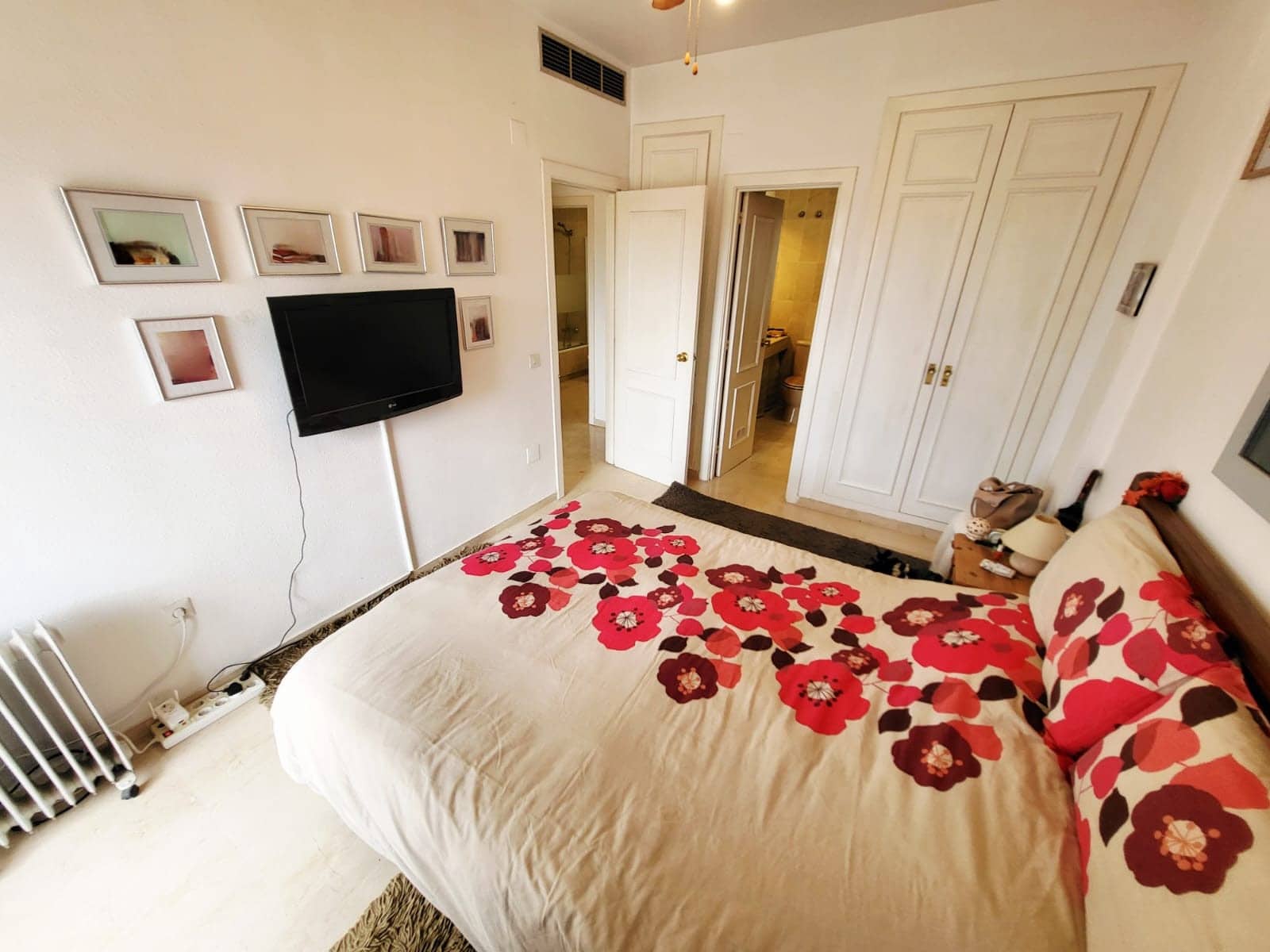 2 bedroom Apartment for sale in Estepona with pool - € 260,000 (Ref: 9057106)