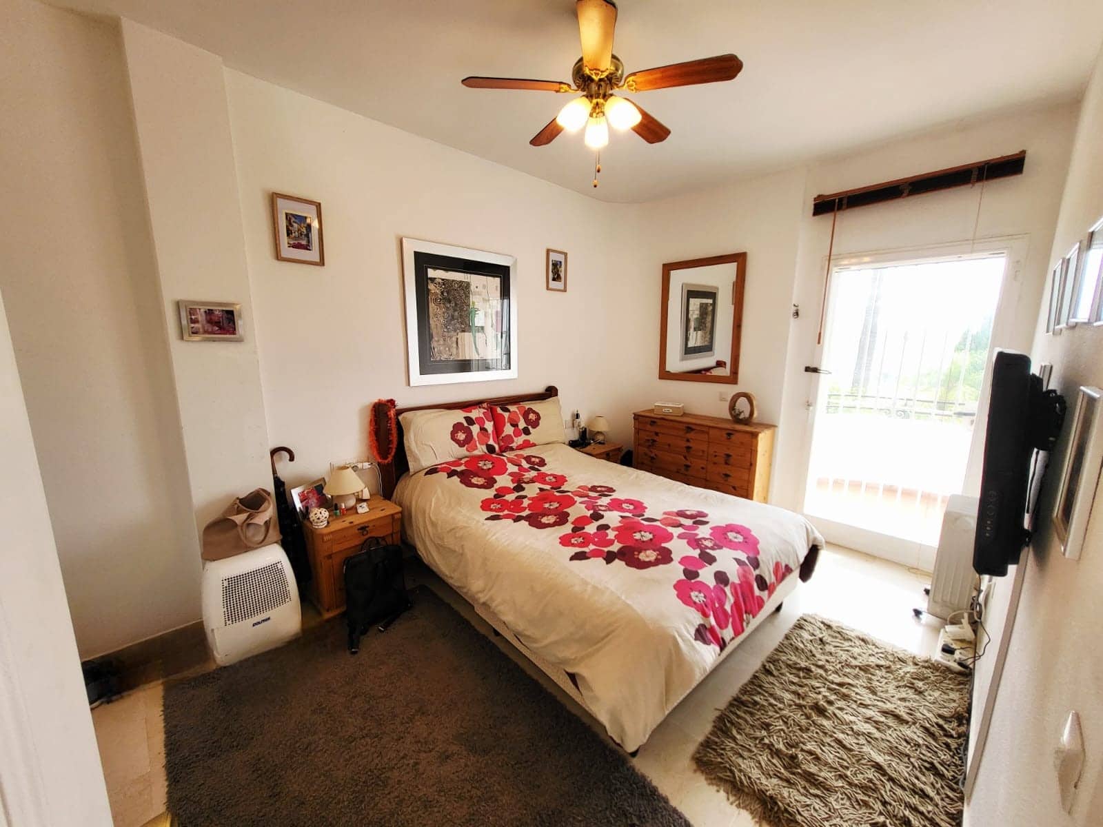 2 bedroom Apartment for sale in Estepona with pool - € 260,000 (Ref: 9057106)