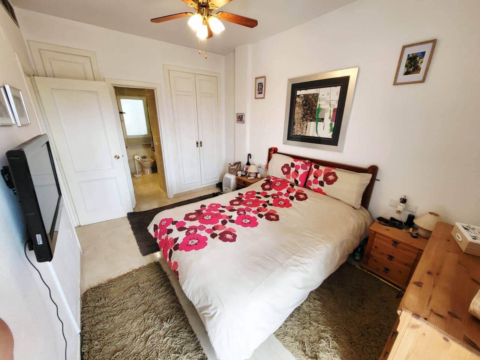 2 bedroom Apartment for sale in Estepona with pool - € 260,000 (Ref: 9057106)