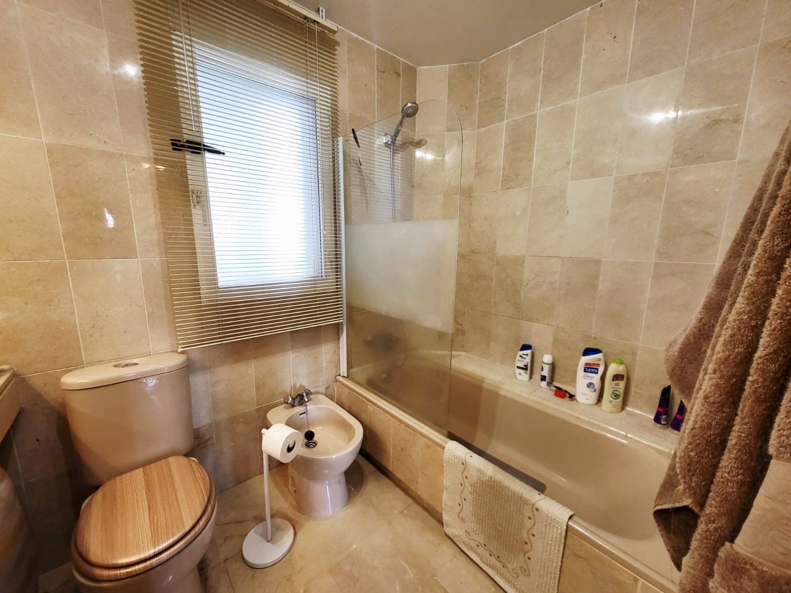 2 bedroom Apartment for sale in Estepona with pool - € 260,000 (Ref: 9057106)