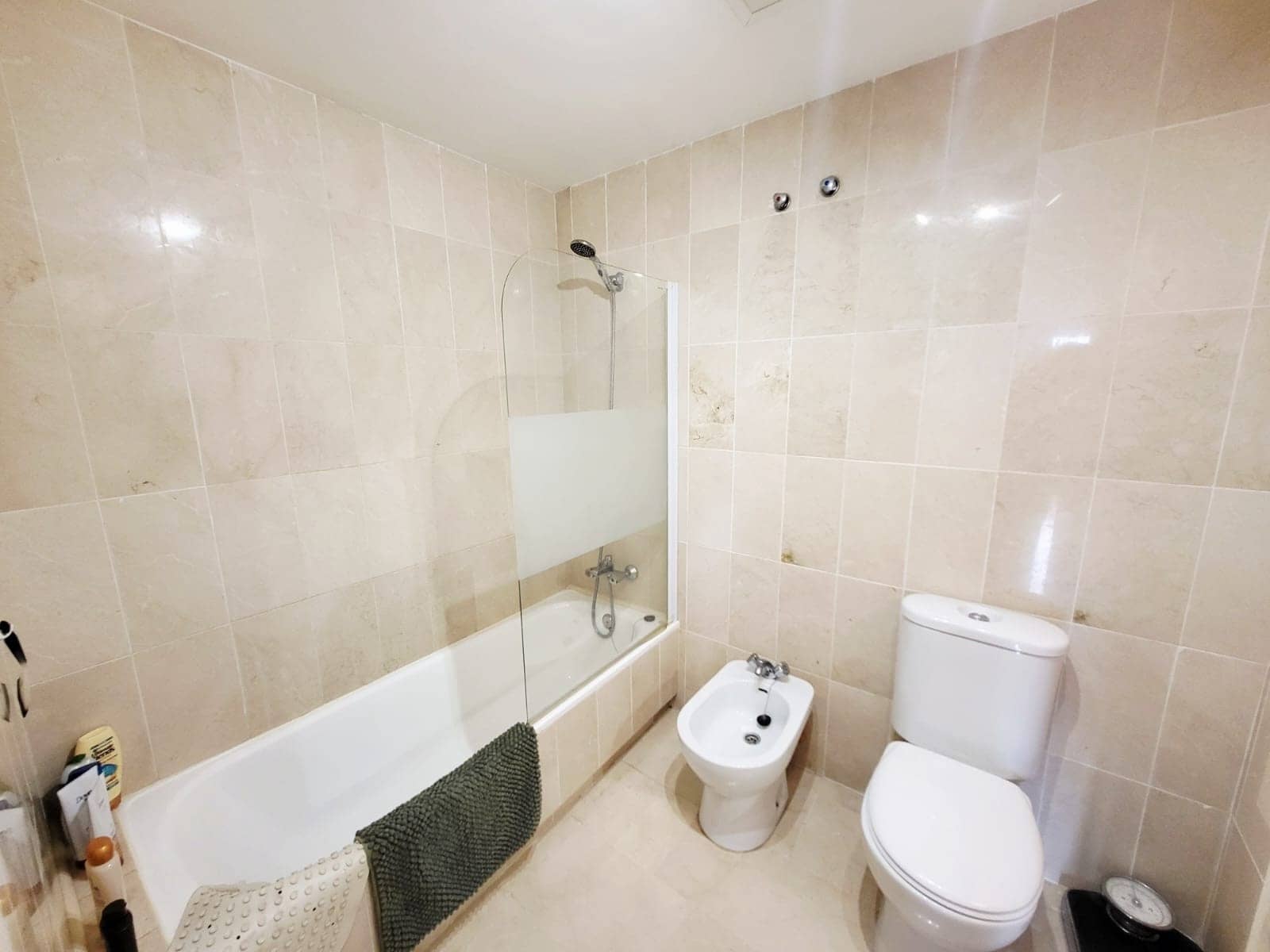 2 bedroom Apartment for sale in Estepona with pool - € 260,000 (Ref: 9057106)