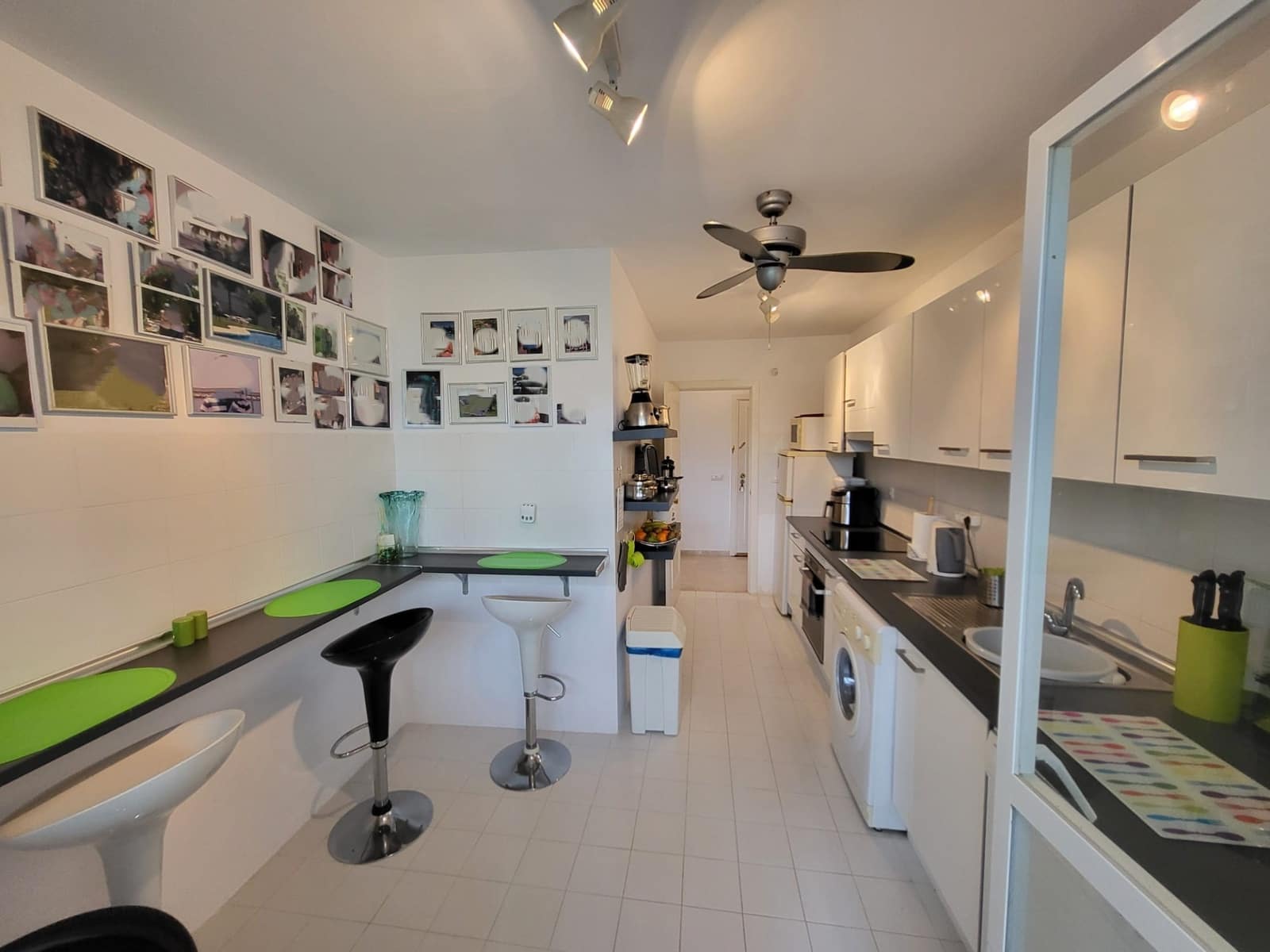 2 bedroom Apartment for sale in Estepona with pool - € 260,000 (Ref: 9057106)