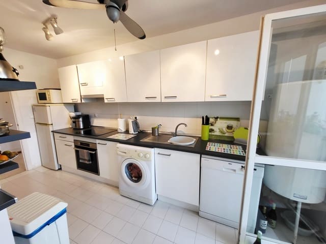 2 quarto Apartamento para venda em Estepona Golf, Estepona com piscina - 260 000 € (Ref: 9057106)