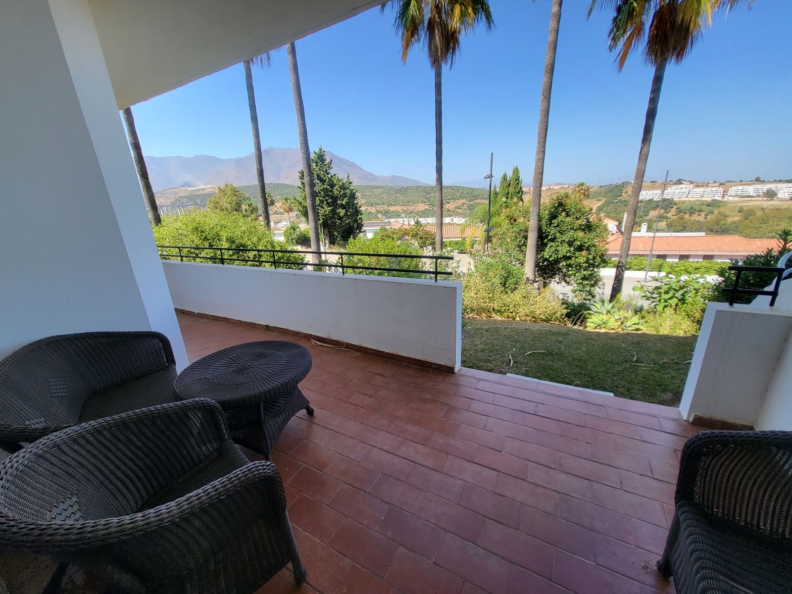 2 bedroom Apartment for sale in Estepona with pool - € 260,000 (Ref: 9057106)