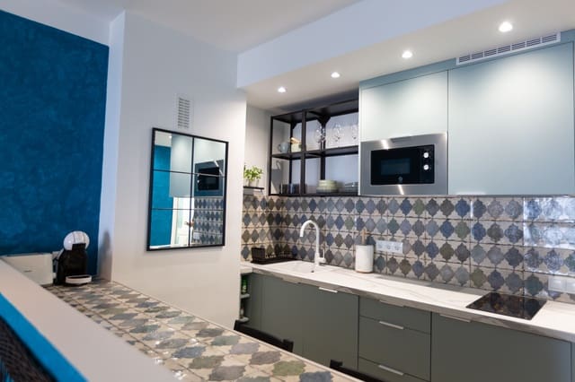 Studio for sale in Estepona with pool - € 238,000 (Ref: 9058638)