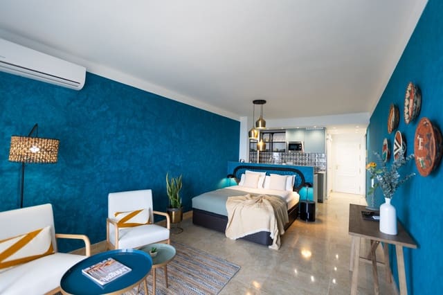 Studio for sale in Estepona with pool - € 238,000 (Ref: 9058638)