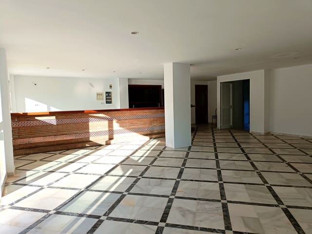 1 soverom Kommersiell til salgs i Bahía Dorada, Estepona - € 375 000 (Ref: 9097270)