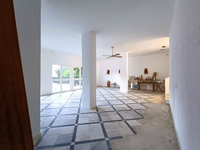 1 soverom Kommersiell til salgs i Bahía Dorada, Estepona - € 375 000 (Ref: 9097270)