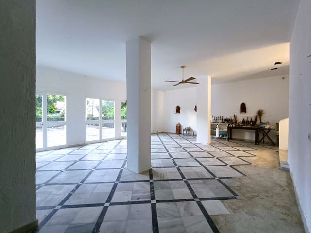 1 soverom Kommersiell til salgs i Bahía Dorada, Estepona - € 375 000 (Ref: 9097270)