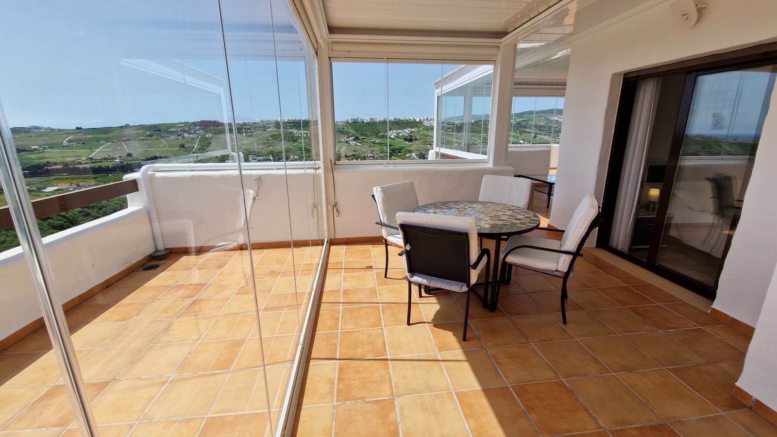2 bedroom Penthouse for sale in Casares with pool garage - € 499,000 (Ref: 9097271)