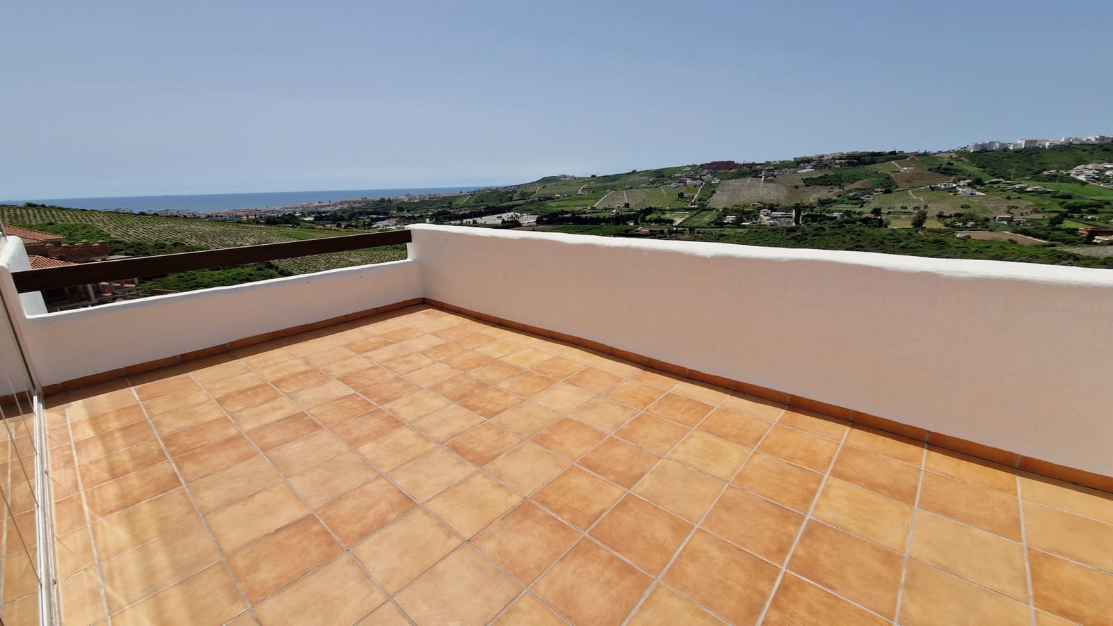 2 bedroom Penthouse for sale in Casares with pool garage - € 499,000 (Ref: 9097271)