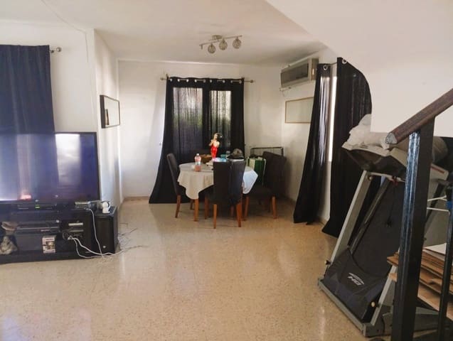 3 soverom Kjedet enebolig til salgs i Nueva Atalaya, Estepona med garasje - € 535 000 (Ref: 9111616)