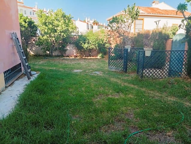 3 soverom Kjedet enebolig til salgs i Nueva Atalaya, Estepona med garasje - € 535 000 (Ref: 9111616)