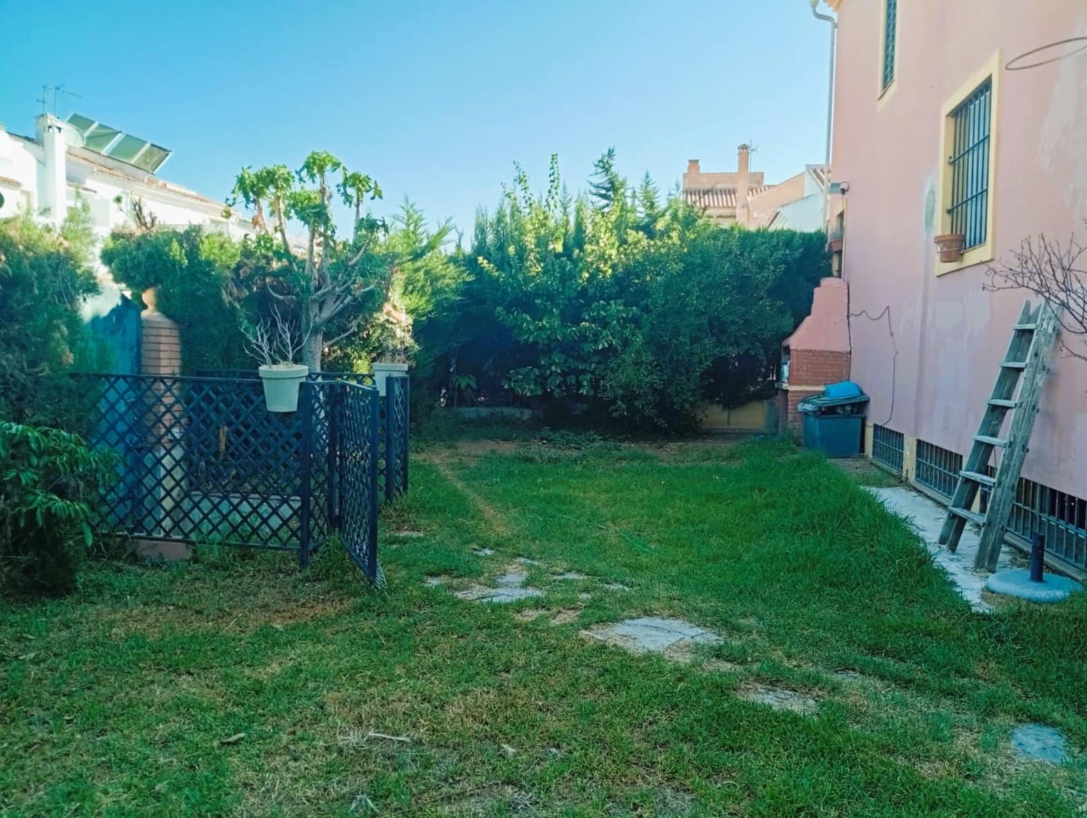 3 sypialnia Dom blizniak na sprzedaż w New Golden Mile z garażem - 580 000 € (Ref: 9111616)